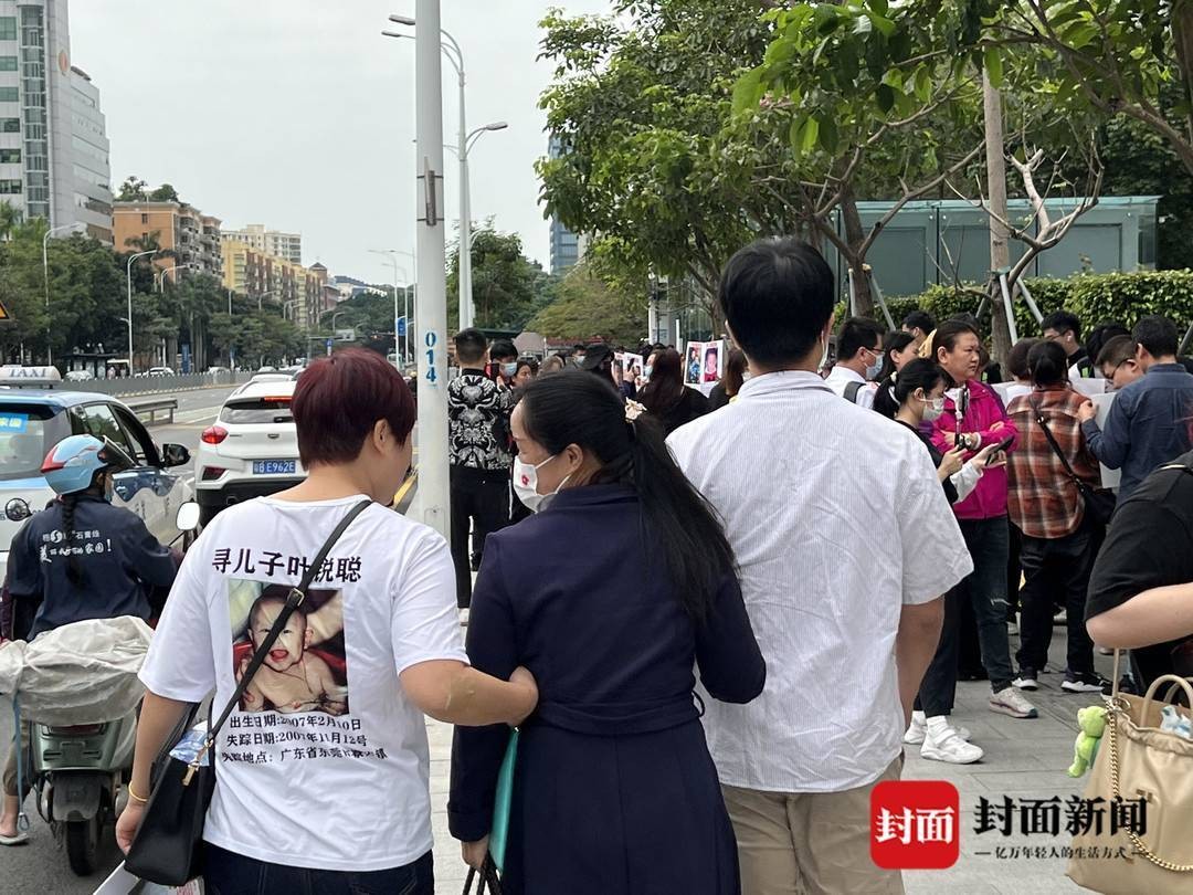 孙卓被拐案一审：被告吴某龙被指翘着二郎腿受审，对检方质证以“记不清”回应 hakTZ4raZ28G2z2djpg