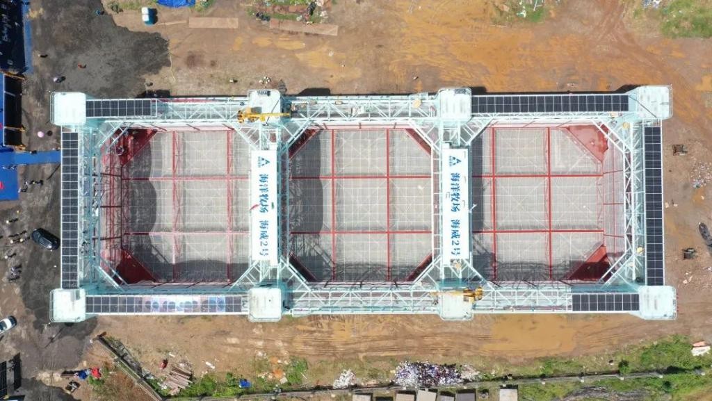 湛江这个满满科技感的“巨无霸”投用！现代化海洋牧场活动月启动 CT4a7TIAuOZU021Ijpg